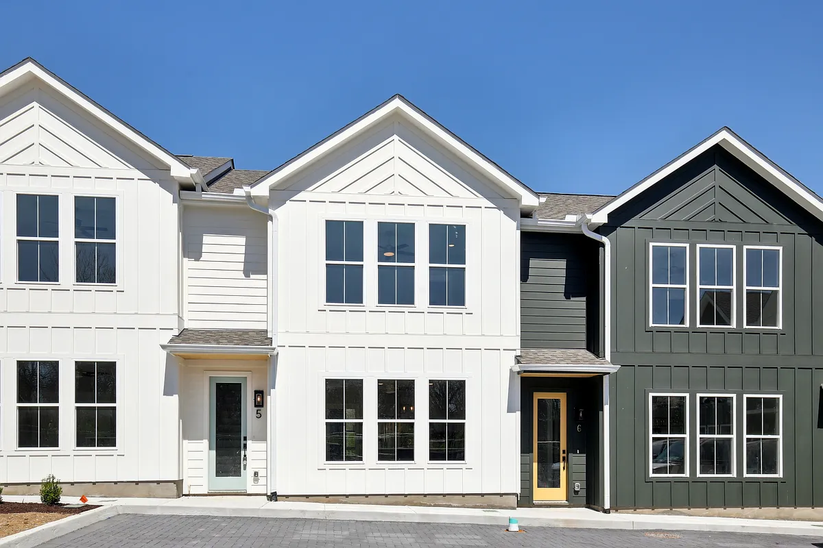 Building Photo - 343 Archwood Dr