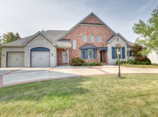 1613 Mullikin Dr, Champaign, IL 61822