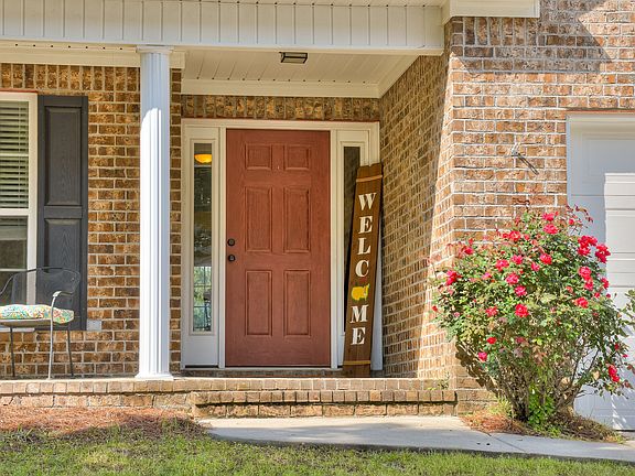 4th image of 686 Ventana Dr