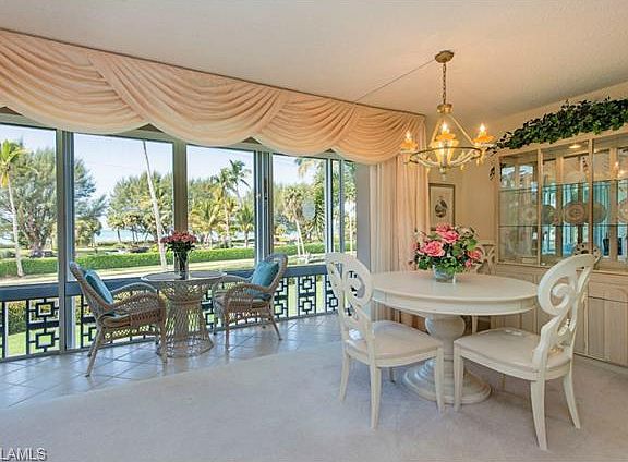 4th image of 2082 Gulf Shore Blvd N