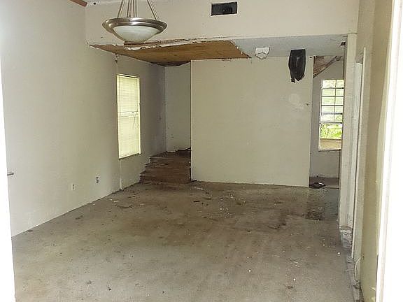 3rd image of 5504 Potomac Ave