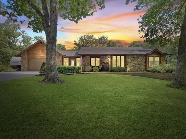 69 Entrance Ct, Foristell, MO 63348