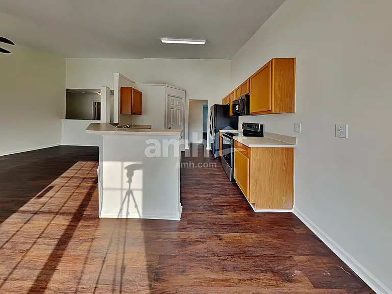 218 Bellport Dr — Photo 6