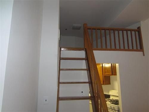 2nd image of 215 W 84th St APT 516
