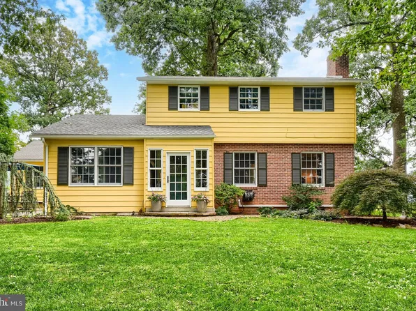 9554 Forest Ridge Rd, Shippensburg, PA 17257