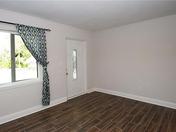 3rd image of 535 Ohio Blvd