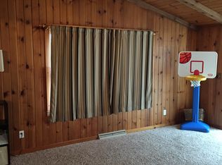 417 E 4th St, Flora, IL 62839