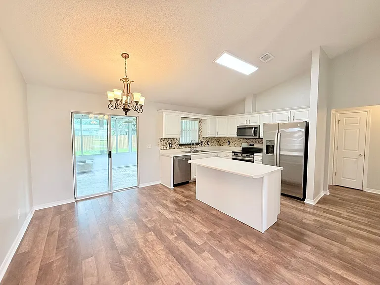6183 Ashton Woods Cir — Photo 3