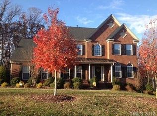 233 Squirrel Ln, Lake Wylie, SC 29710