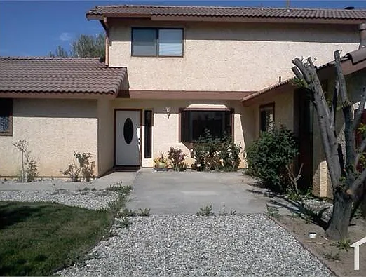 3 bed, 1700 sqft, $2,999 — Photo 3
