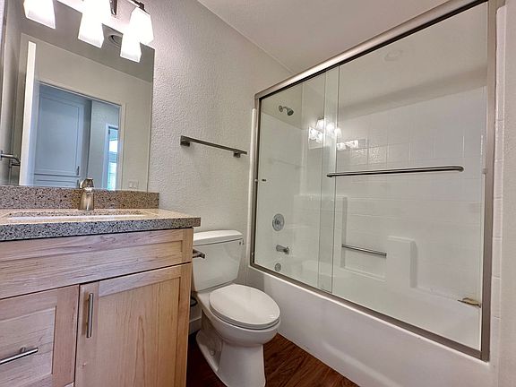 5th image of 4447 49th St APT 7
