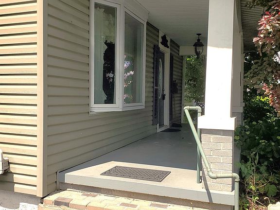 5th image of 111 W Wilson Blvd