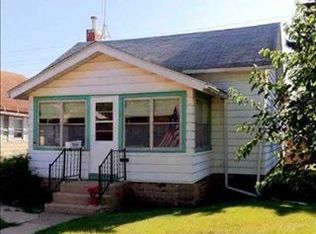 19 3rd St, Savanna, IL 61074