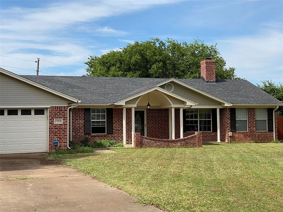 1st image of 1702 Live Oak Dr