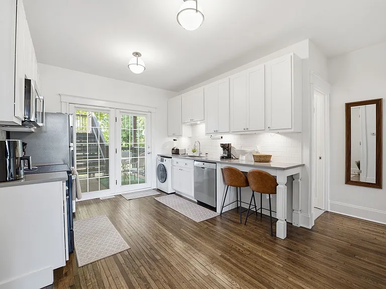 5744 Pershing Ave #2W — Photo 6