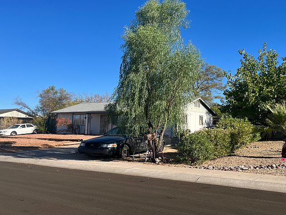 2nd image of 1909 E Kathleen Rd