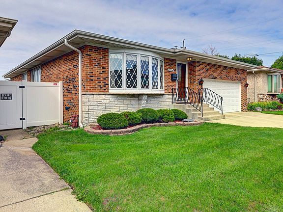 2nd image of 4734 N Maria Ct