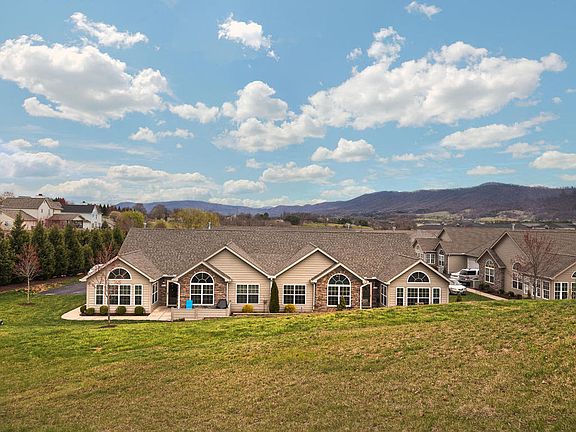 3rd image of 5518 Orchard Villas Cir