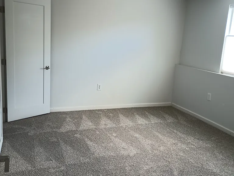 914 W Jefferson St — Photo 57