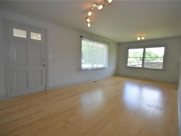 5th image of 1376 Belmont Ave SE