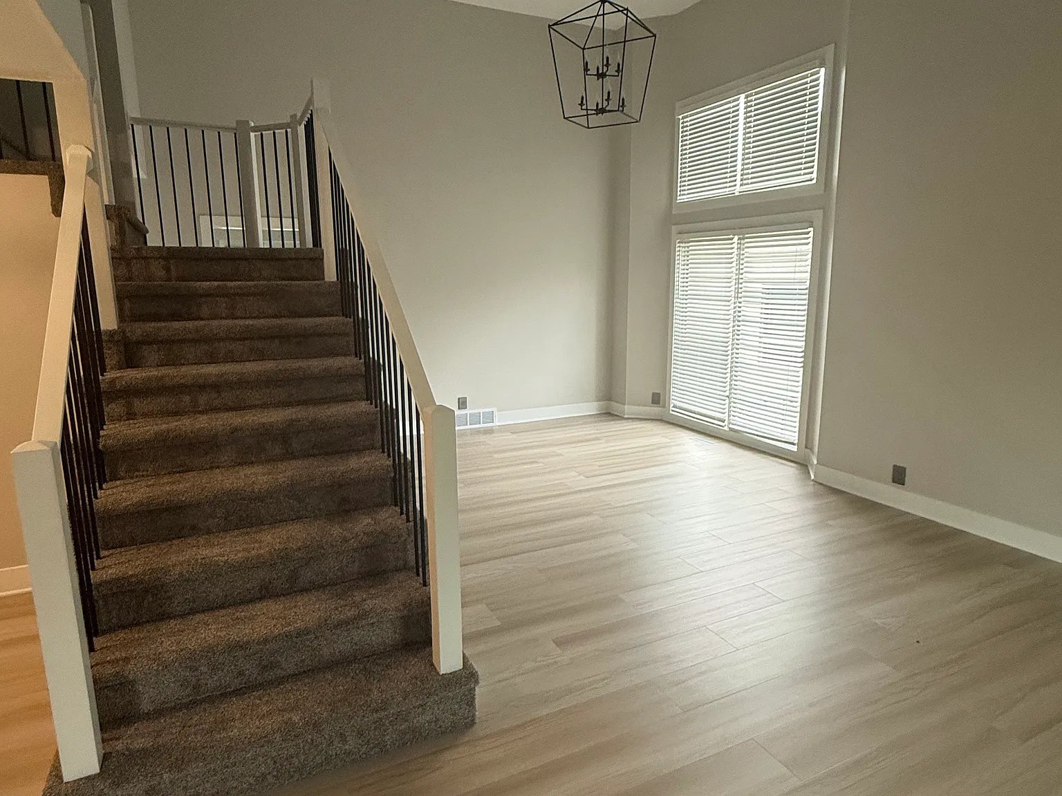 5 bed, 3250 sqft, $3,750 — Photo 3
