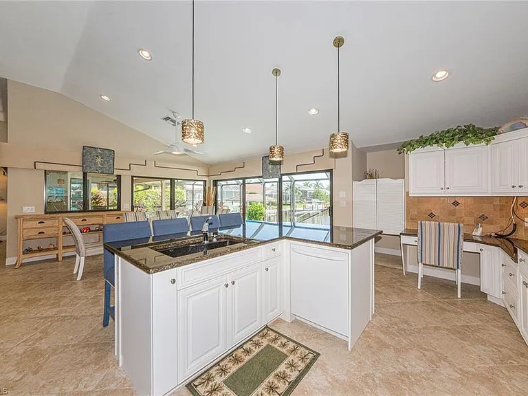 219 Copperfield Ct — Photo 4