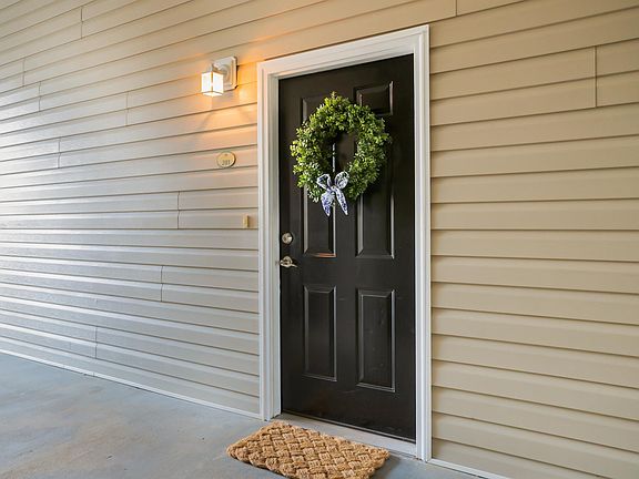 3rd image of 201 McKenna Cir