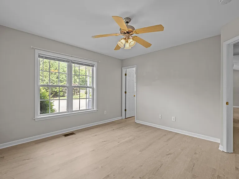 404 Foxbridge Ct — Photo 25