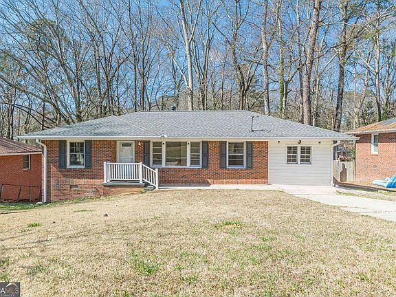 4th image of 2773 Fairlane Dr SE