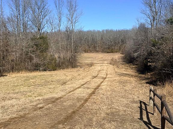 4th image of 68 Rainbow Lake Rd