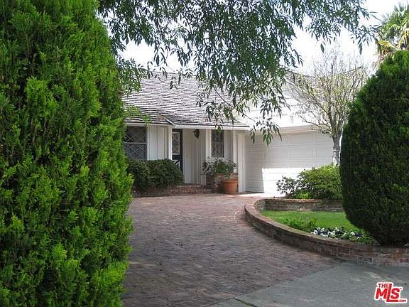 5th image of 2095 Linda Flora Dr