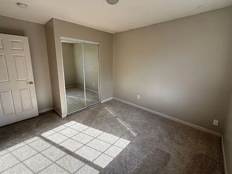 829 Blueberry Ln — Photo 17