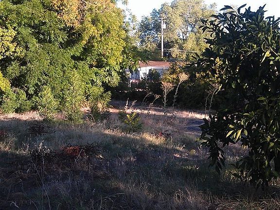 5th image of 8016 Patton Ave