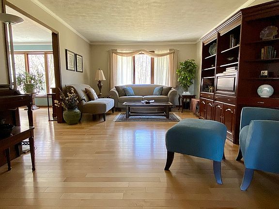 4th image of 69 Stonecroft Dr
