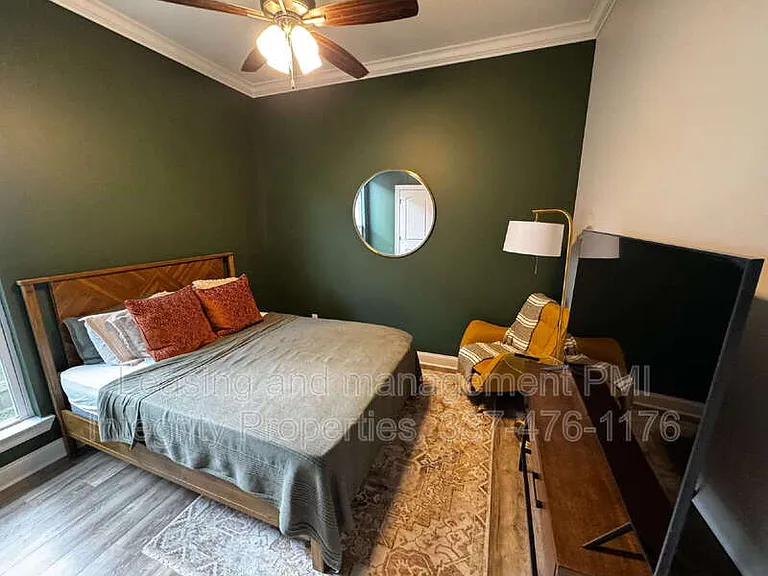 200 Tennyson Dr — Photo 25