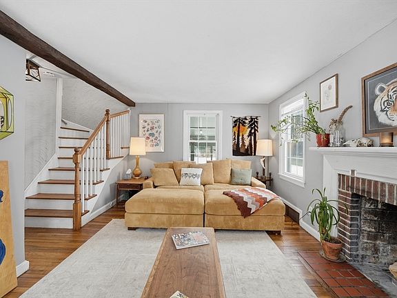 4th image of 357 Maple Rd