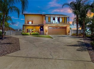 29816 Mayflower Dr, Canyon Lake, CA 92587