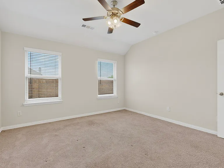 4009 Mockingbird Ln — Photo 17