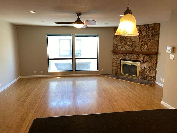 5th image of 970 Bellomo Ave APT B