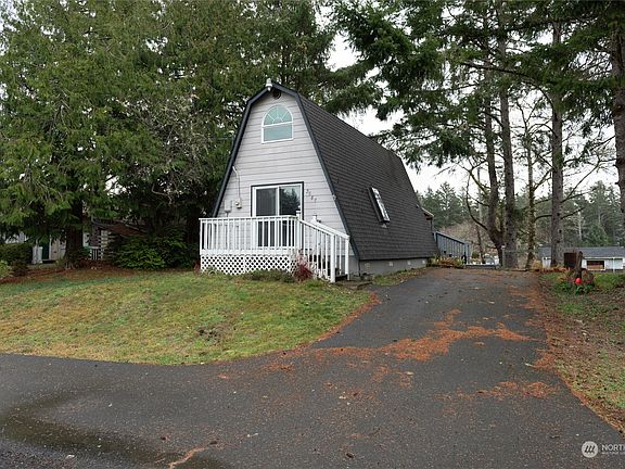 2nd image of 3588 Seabreeze Avenue