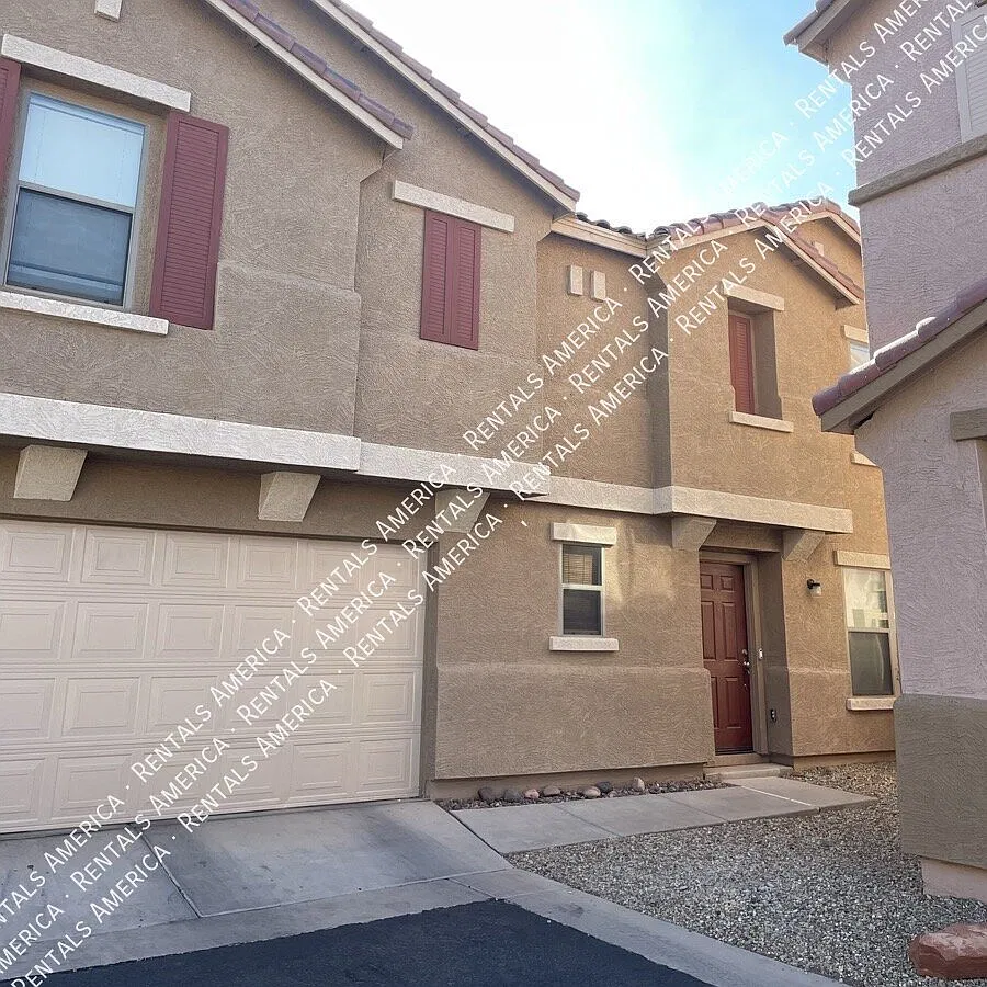 Coming Soon! 3 Br In The Pinecrest Community — Photo 1