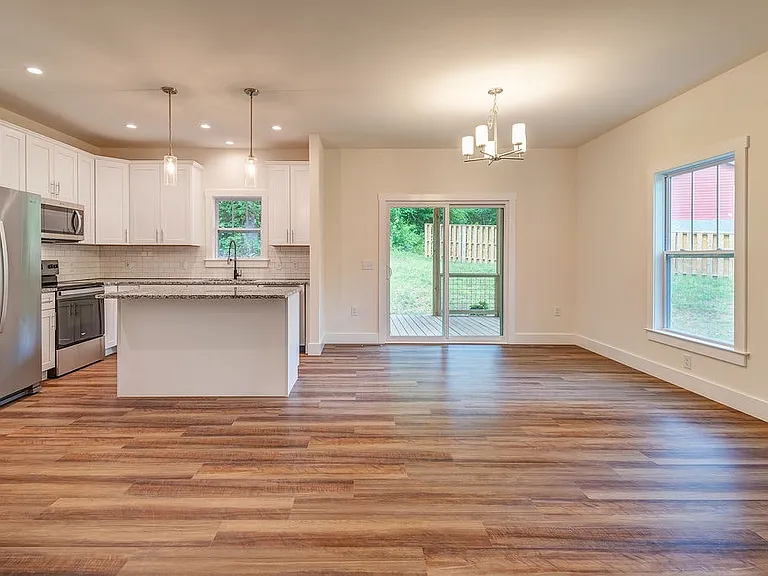 204 Cascade Ridge Rd — Photo 4
