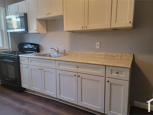 3 bed, 1294 sqft, $2,200 — Photo 4