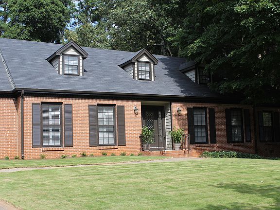 2nd image of 3447 Stratfield Dr