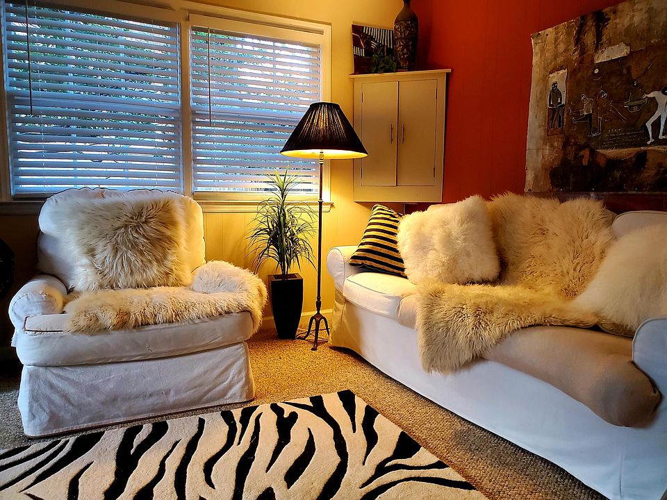 Den area...second sitting room