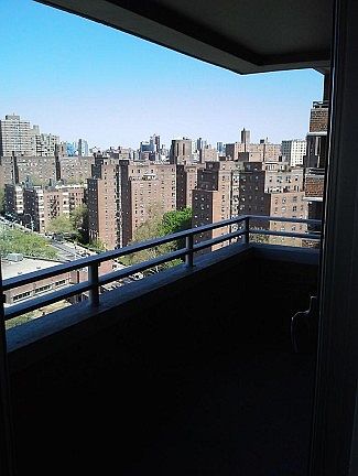 4th image of 575 Grand St APT E1507