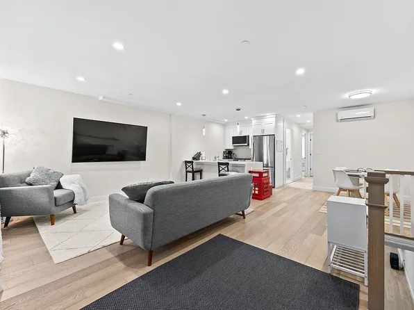122 Bay 26th St #1, Brooklyn, NY 11214