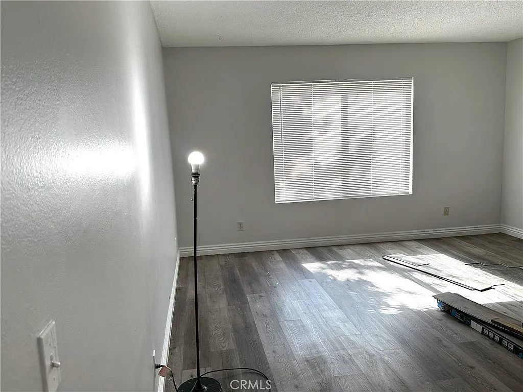 2 bed, 900 sqft, $1,399 — Photo 3