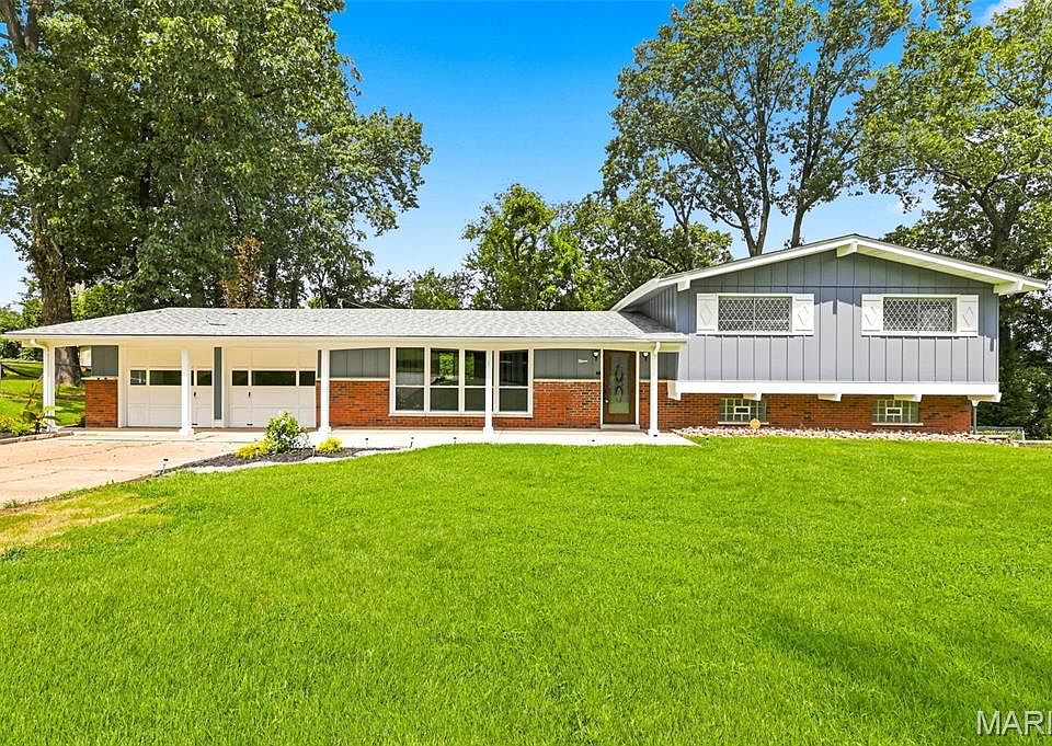 1st image of 15 Harneywold Dr