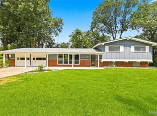 15 Harneywold Dr, Saint Louis, MO 63136